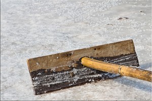 Close-up: Wooden Salt Rake