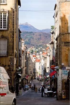 Afternoon view down Rue des Gras, Clermont-Ferrand to Puy de Dôme