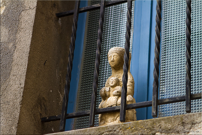 Small modern sculpture of the Madonna and Child, The Fort, Duilhac