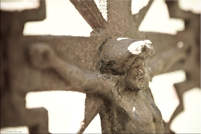 Sepia: Crucifix, Sougraine Graveyard