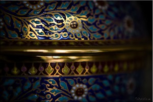 Detail: Edge of a lidded Benjarong pot with Chakri Blue design
