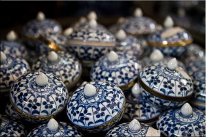 Small blue and whit pottery lids