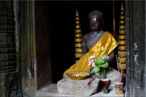 Sitting Buddha in Gold Cloth