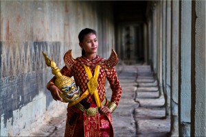 Apsara dancer as Ravana, corridor, Angkor Wat