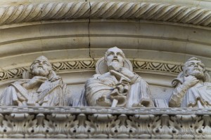 Relief statues of saints: Frieze L'Eglise St Paul, Nîmes