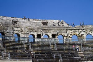 People in the ruins and stands, Les Arènes de Nimes