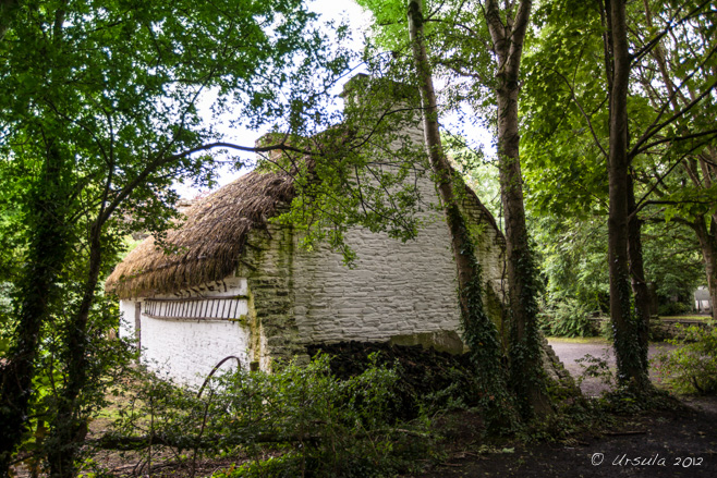 Thatched, whitewashed Loop Head House, Bunratty Folk Park, Ireland