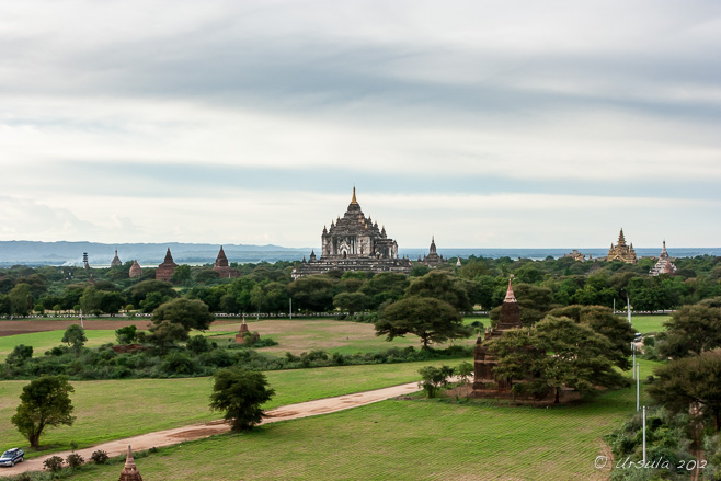 View over Thatbyinnyu Temple, Bagan from Shwesandaw