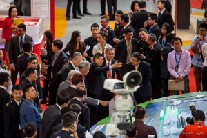 Crowd, including Jimmy Lau, and Singapore's Defence Minister Ng Eng Hen and Transport Minister Lui Tuck Yew., Singapore Airshow 2014