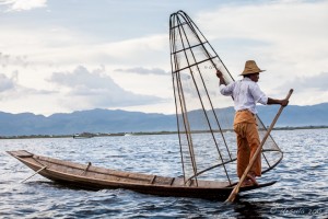 Intha Leg Rowing Fisherman, Inle Lake, Myanmar