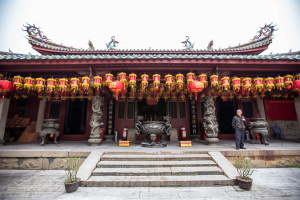 Front steps, Quanzhou Longshan Temple, Quanzhou China
