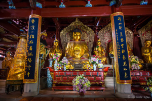 Buddhas in the Hall of MahaviraKaiyuan Temple, Quanzhou China