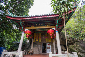Small Shrine, Nan Putuo Temple, Xiamen, Fujian Province, China