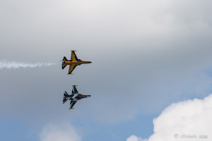 Two Black Eagles' KAI T-50B “Golden Eagle” jets flying opposite, Singapore Airshow 2016
