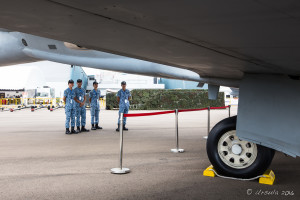 RSAF personnel under the wing of a Gulfstream G550 - AEW Early Warning Aircraft, Singapore Airshow 2016