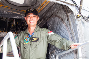 Portrait of RSAF Rodger Ng in the doorway of a CH-47 Chinook, Singapore Airshow 2016