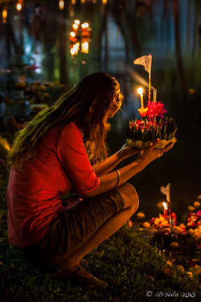 Young Thai woman with her krathong, Lumpini Park 