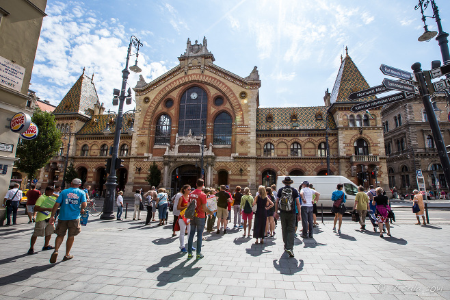 The front entrance to Budapest