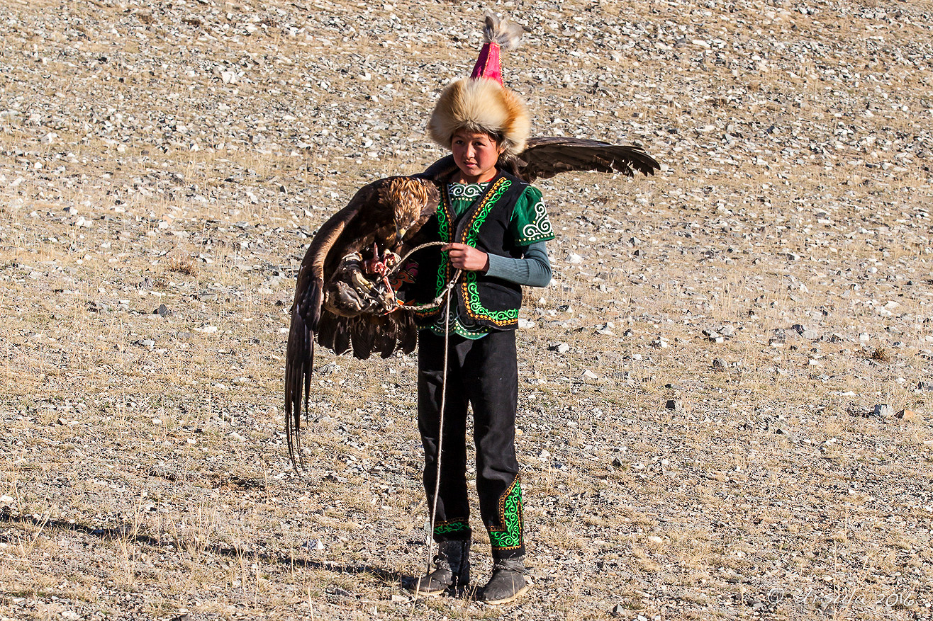 Nurguli, Kazakh Eagle Huntress: Bayan-Ölgii, Mongolia » Ursula's Weekly ...