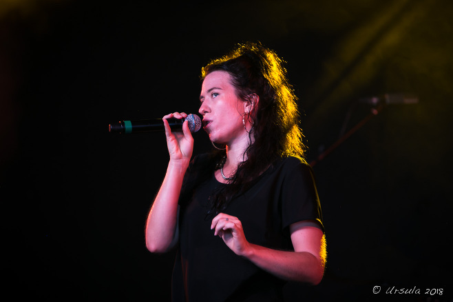 Caiti Baker on stage, Bluesfest Byron Bay AU