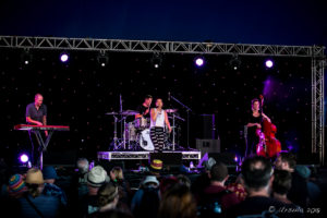 Caiti Baker on stage, Bluesfest Byron Bay AU