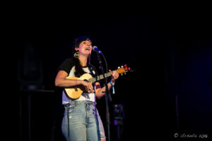 Hannah Crofts on stage, Bluesfest Byron Bay AU