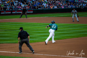 Cruz running to base, Safeco, Seattle USA