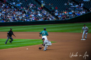 Cruz running to base, Safeco, Seattle USA