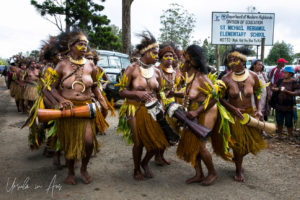 Papuan women and their drums, Mount Hagen PNG.