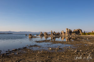 Tufa on the lake, Mono Lake Tufa State Natural Reserve, California USA