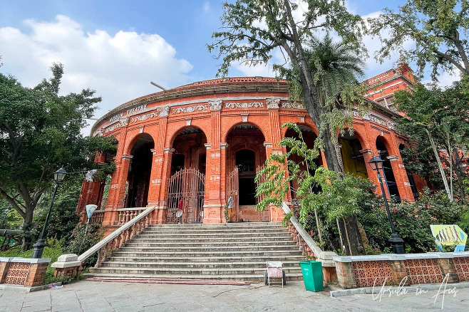 Outside The Museum Theatre, Chennai