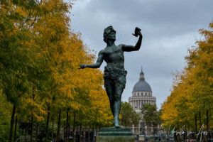 L'Acteur Grec statue in the Jardin du Luxembourg, Paris France