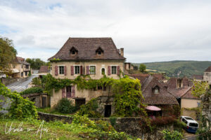 Tall houses at the top of Saint-Cirq Lapopie, France