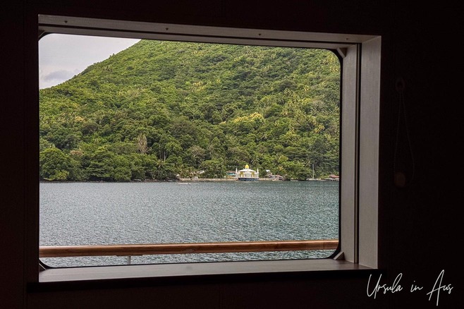 The mosque on Banda Api through a ship