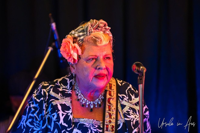 Portrait: Sweet Felicia performing in the Schuss Bar, Thredbo, Australia